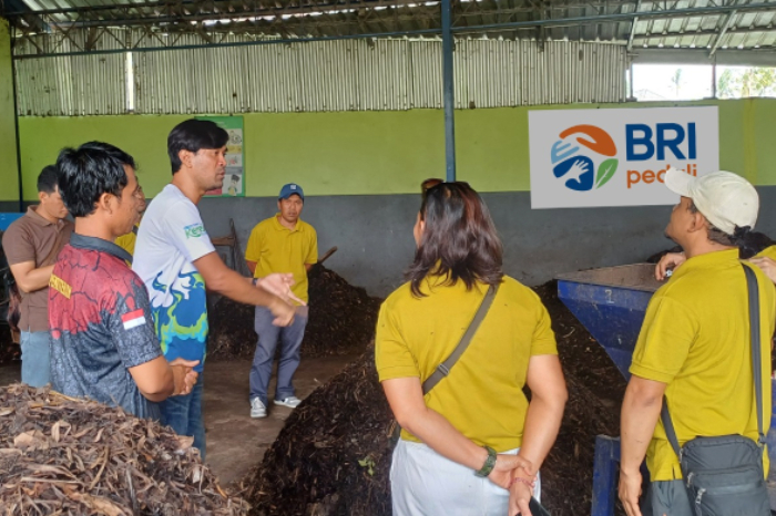 BRI Peduli gelar pelatihan pupuk kompos di Bali, dorong pengelolaan sampah berkelanjutan dan pemberdayaan ekonomi masyarakat lokal.