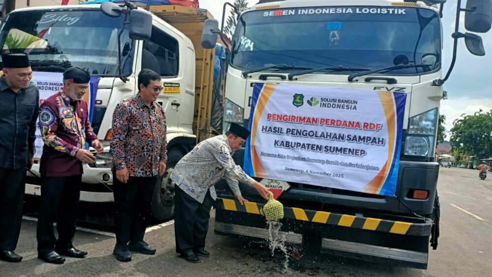 Sumenep kirim perdana 24,1 ton RDF ke PT SBI Sampah kini jadi energi alternatif dukung ekonomi sirkular dan masa depan hijau Sejarah baru Sumenep.
